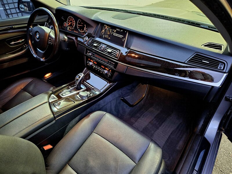 2016 BMW 528i xDrive   - Photo 2 - Hillsboro, OR 97124