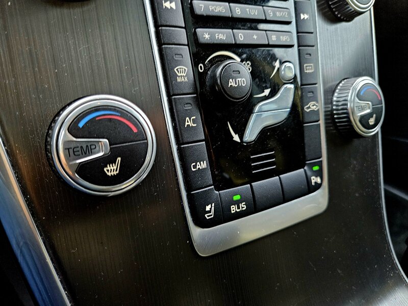 2015 Volvo XC60 T5 Premier   - Photo 34 - Hillsboro, OR 97124