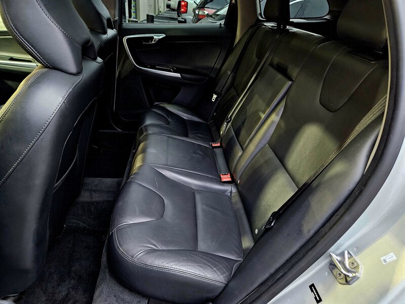 2015 Volvo XC60 T5 Premier   - Photo 42 - Hillsboro, OR 97124