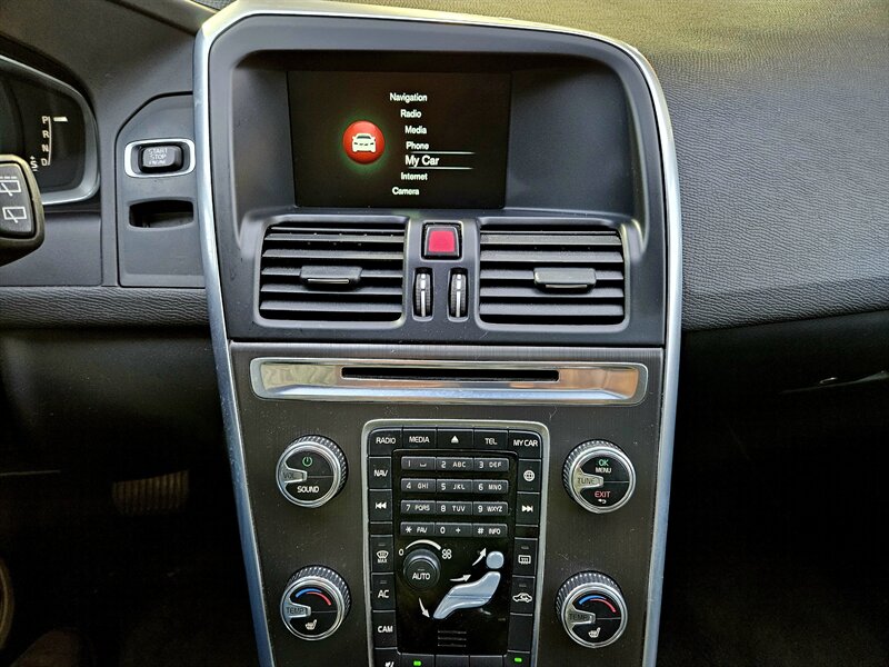 2015 Volvo XC60 T5 Premier   - Photo 31 - Hillsboro, OR 97124