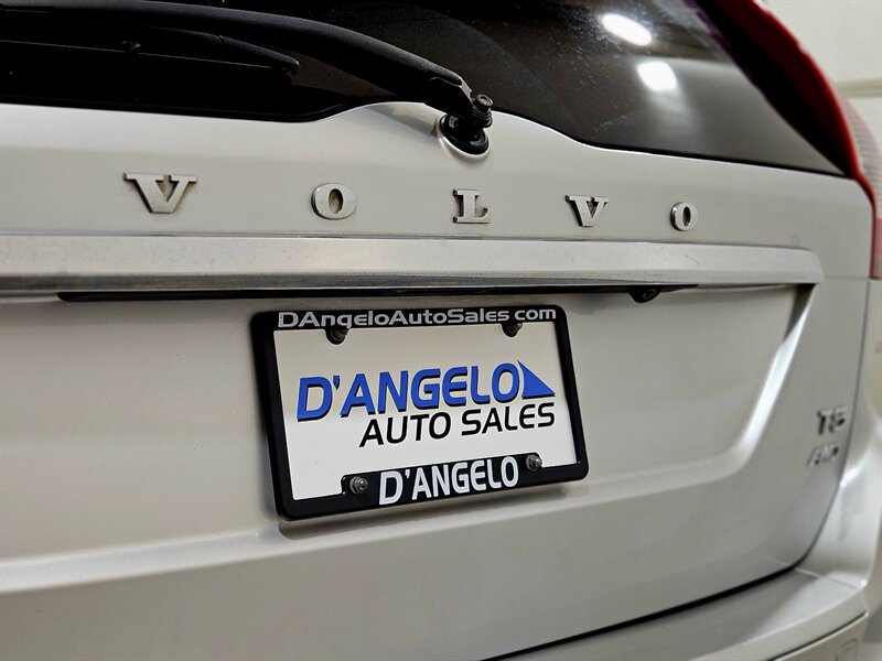 2015 Volvo XC60 T5 Premier   - Photo 16 - Hillsboro, OR 97124