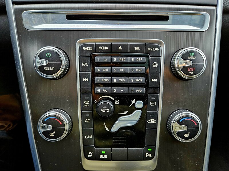 2015 Volvo XC60 T5 Premier   - Photo 33 - Hillsboro, OR 97124