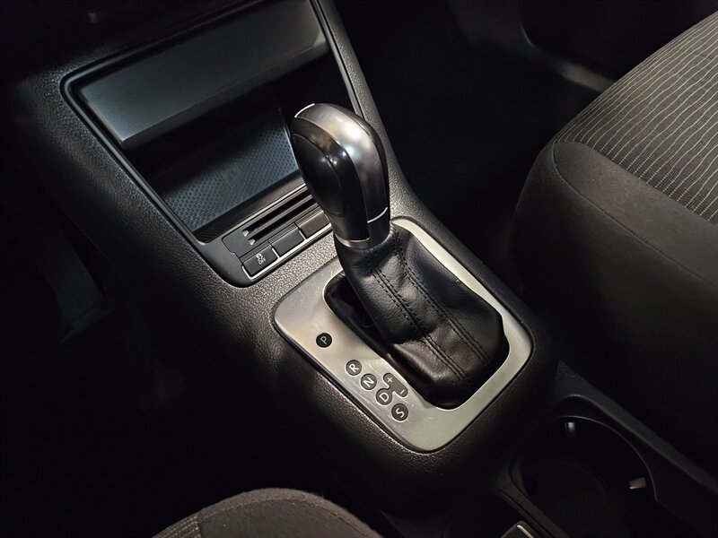 2012 Volkswagen Tiguan LE   - Photo 26 - Hillsboro, OR 97124