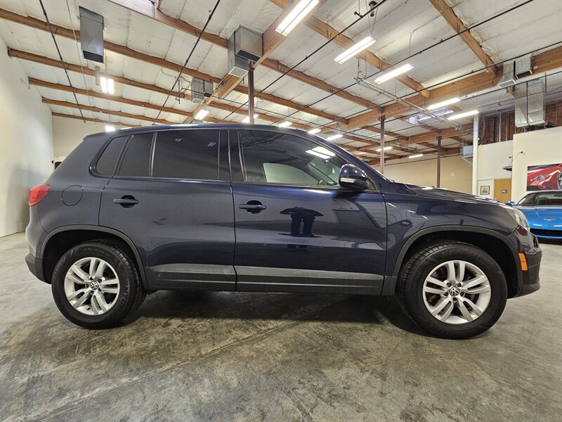 2012 Volkswagen Tiguan LE   - Photo 10 - Hillsboro, OR 97124