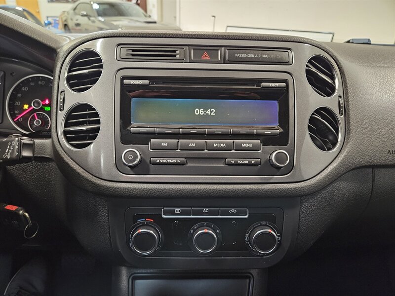2012 Volkswagen Tiguan LE   - Photo 25 - Hillsboro, OR 97124