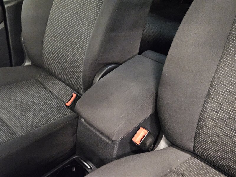 2012 Volkswagen Tiguan LE   - Photo 27 - Hillsboro, OR 97124