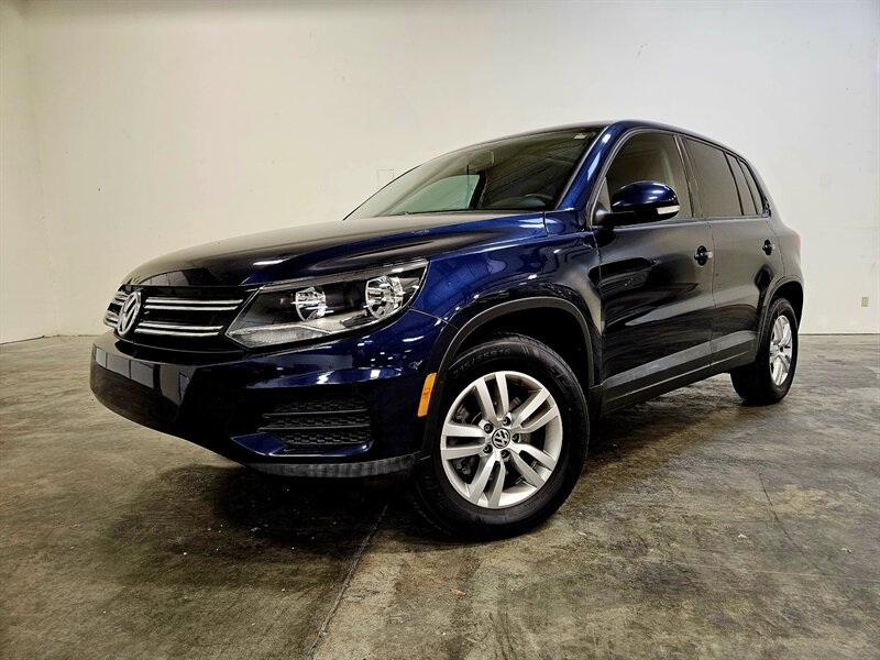2012 Volkswagen Tiguan LE   - Photo 4 - Hillsboro, OR 97124