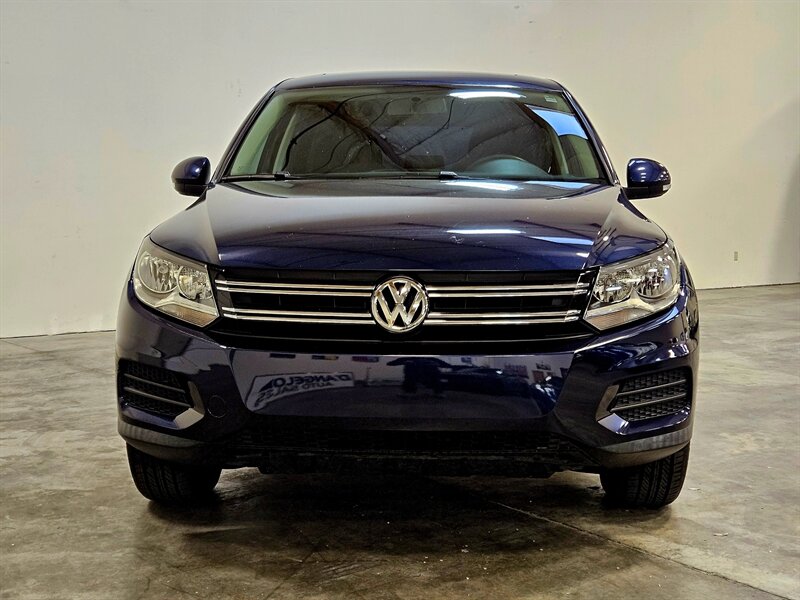 2012 Volkswagen Tiguan LE   - Photo 3 - Hillsboro, OR 97124
