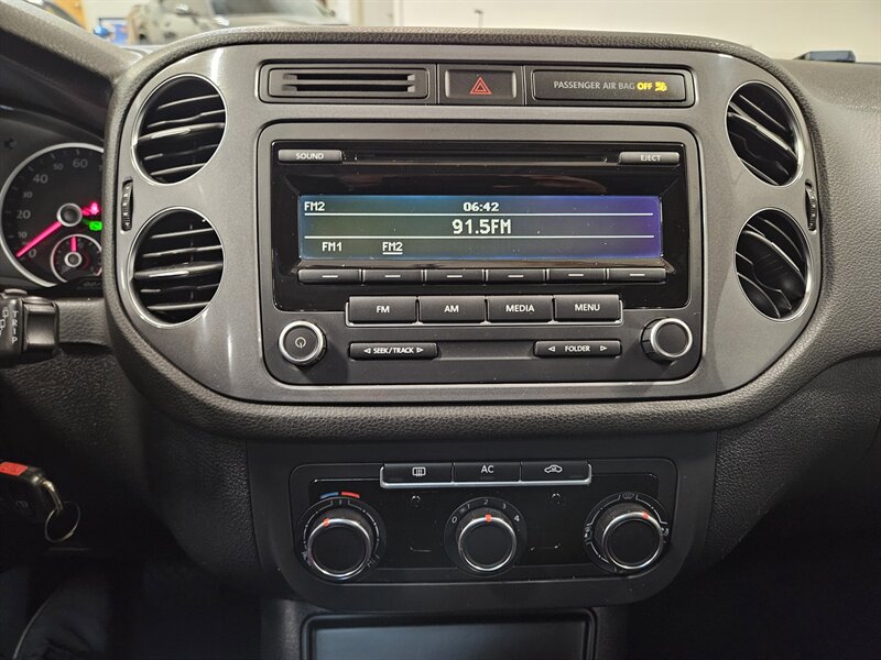 2012 Volkswagen Tiguan LE   - Photo 24 - Hillsboro, OR 97124