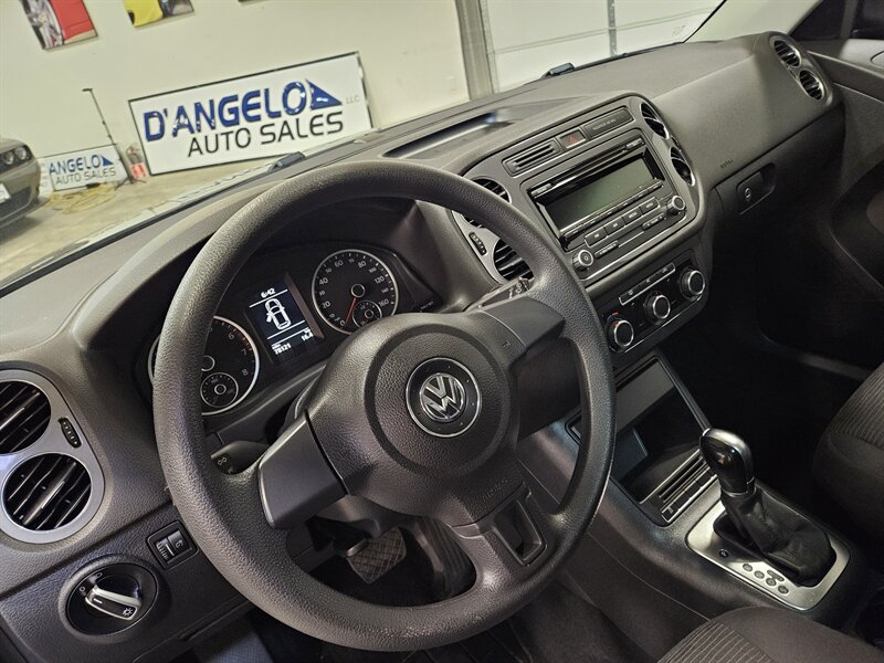 2012 Volkswagen Tiguan LE   - Photo 21 - Hillsboro, OR 97124