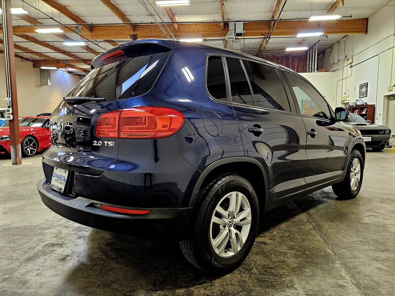 2012 Volkswagen Tiguan LE   - Photo 9 - Hillsboro, OR 97124