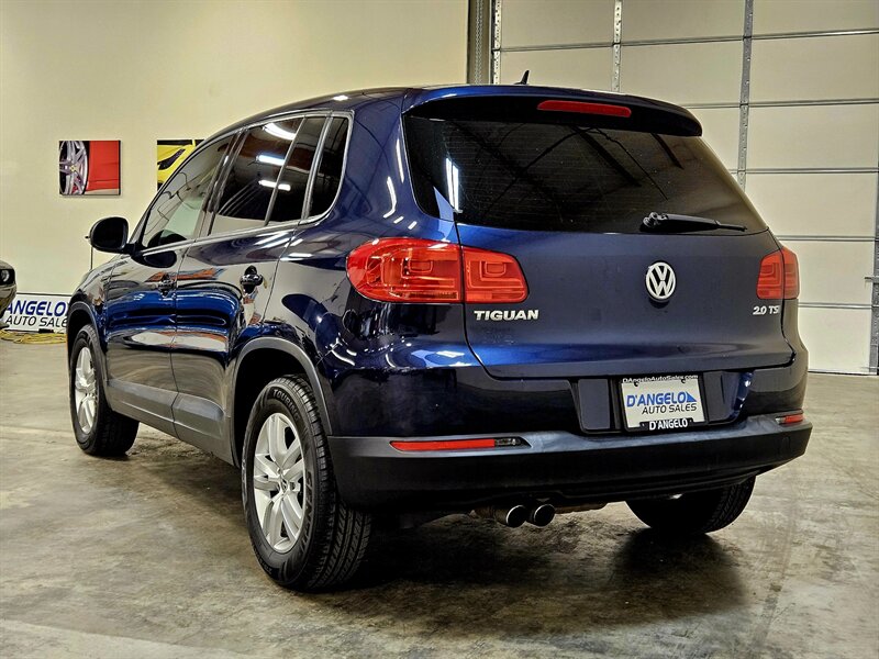 2012 Volkswagen Tiguan LE   - Photo 7 - Hillsboro, OR 97124