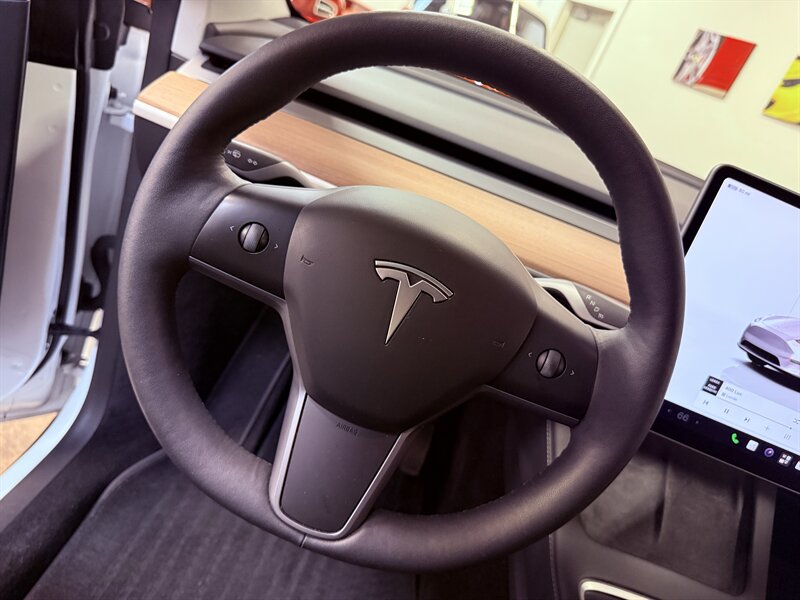 2023 Tesla Model Y Long Range   - Photo 18 - Hillsboro, OR 97124