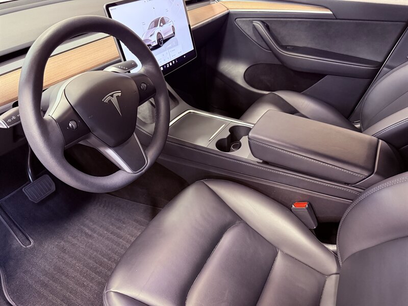 2023 Tesla Model Y Long Range   - Photo 16 - Hillsboro, OR 97124