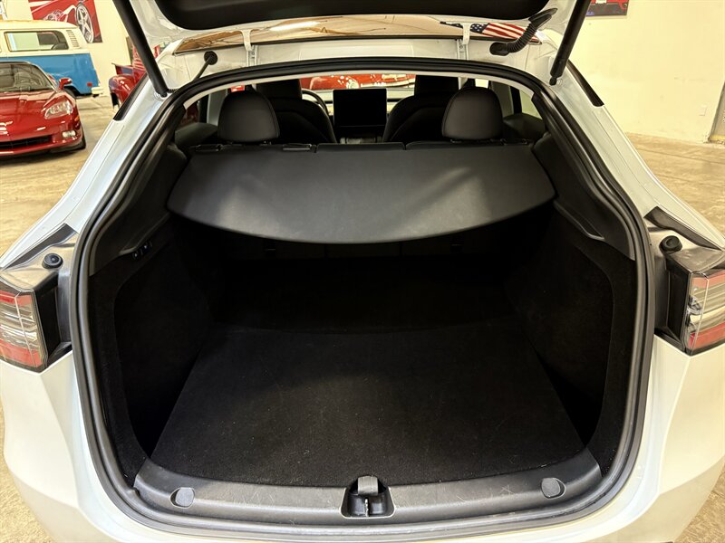 2023 Tesla Model Y Long Range   - Photo 27 - Hillsboro, OR 97124