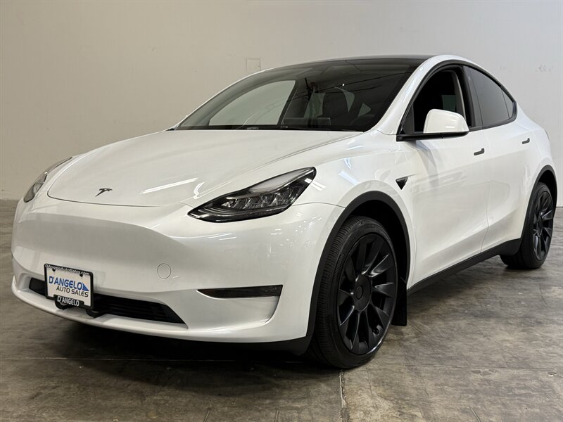 2023 Tesla Model Y Long Range   - Photo 3 - Hillsboro, OR 97124