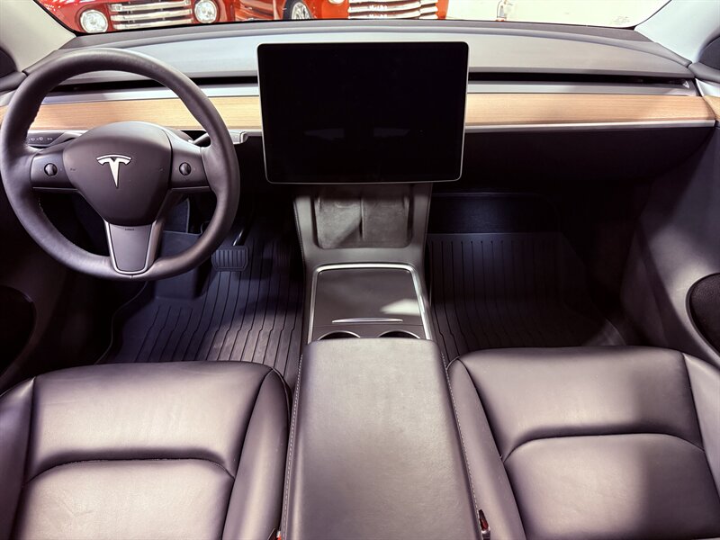 2023 Tesla Model Y Long Range   - Photo 15 - Hillsboro, OR 97124