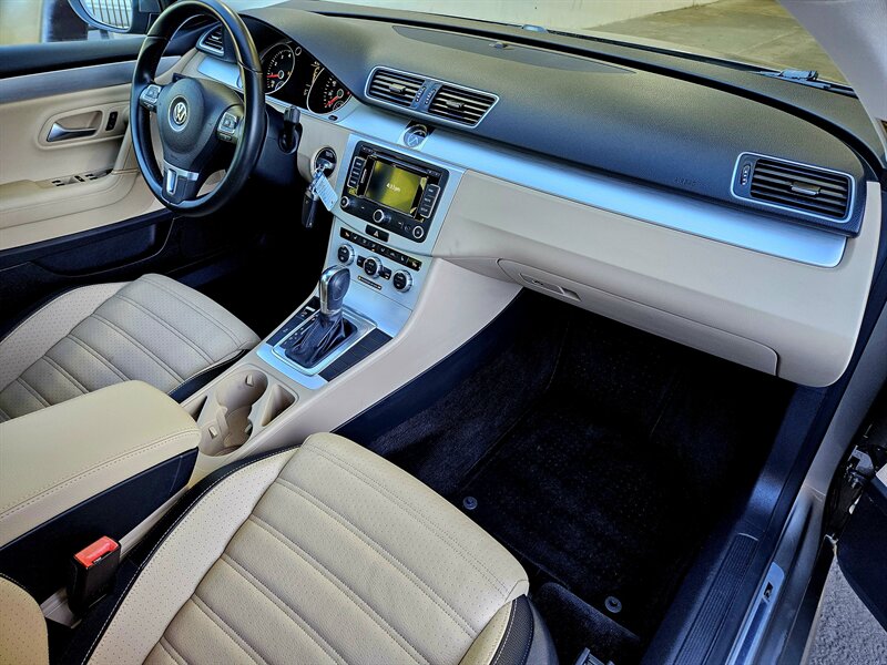 2014 Volkswagen CC R-Line PZEV   - Photo 2 - Hillsboro, OR 97124