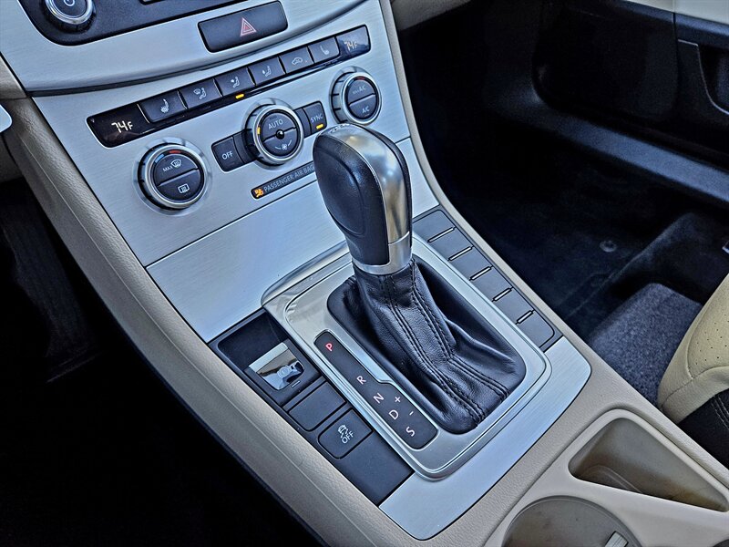 2014 Volkswagen CC R-Line PZEV   - Photo 25 - Hillsboro, OR 97124