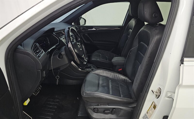 2020 Volkswagen Tiguan SEL Premium R-Line 4Motio - Photo 4 - Hillsboro, OR 97124