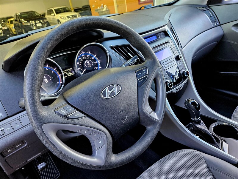 2013 Hyundai SONATA GLS - Photo 18 - Hillsboro, OR 97124