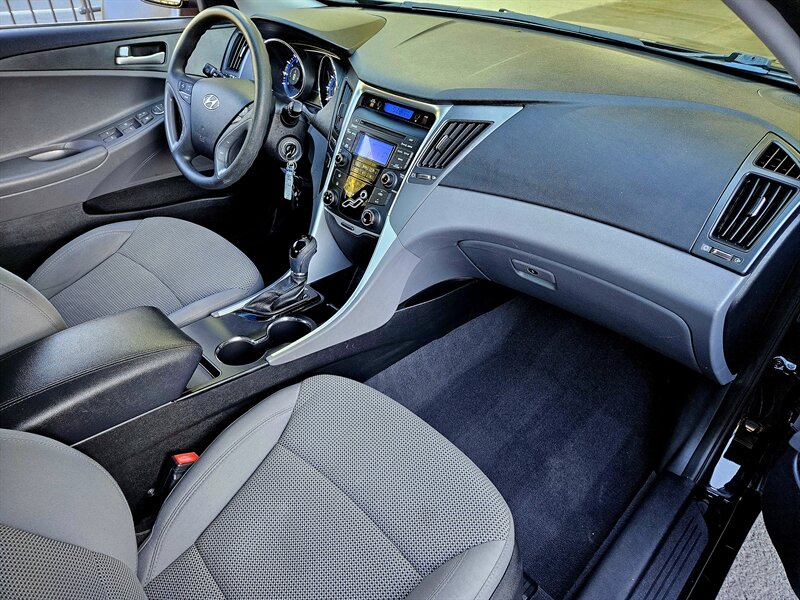 2013 Hyundai SONATA GLS - Photo 12 - Hillsboro, OR 97124
