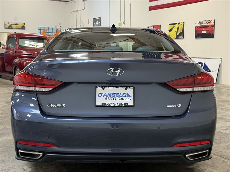 2015 Hyundai Genesis 3.8L   - Photo 6 - Hillsboro, OR 97124
