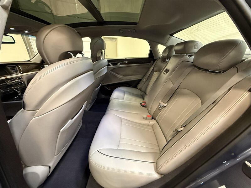 2015 Hyundai Genesis 3.8L   - Photo 28 - Hillsboro, OR 97124