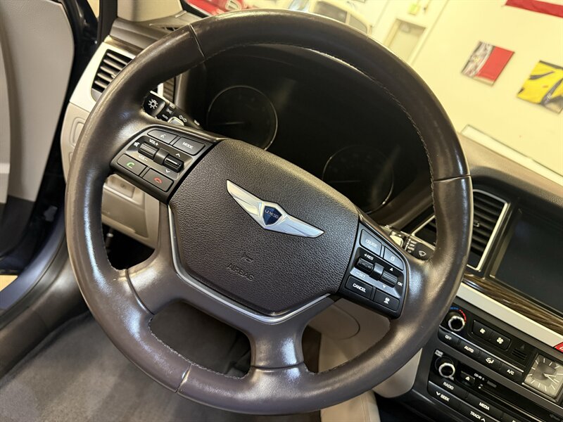 2015 Hyundai Genesis 3.8L   - Photo 17 - Hillsboro, OR 97124