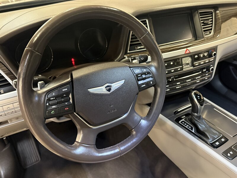 2015 Hyundai Genesis 3.8L   - Photo 16 - Hillsboro, OR 97124