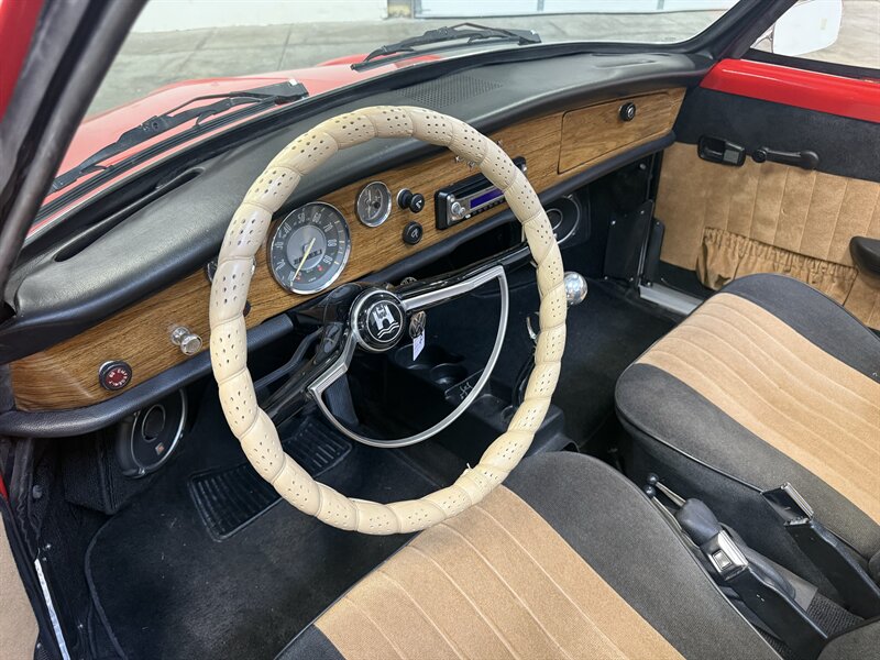 1970 Volkswagen Karmann Ghia Convertible   - Photo 18 - Hillsboro, OR 97124