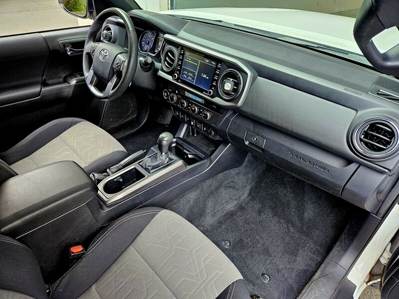 2021 Toyota Tacoma TRD Off-Road   - Photo 15 - Hillsboro, OR 97124