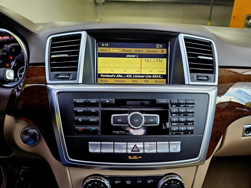 2012 Mercedes Benz ML 350 photo 23