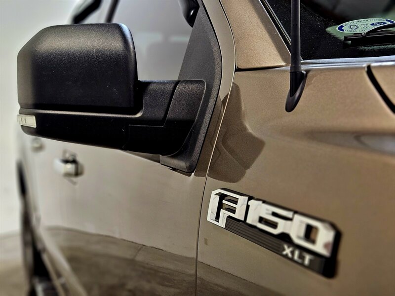 2018 Ford F-150 XLT   - Photo 12 - Hillsboro, OR 97124