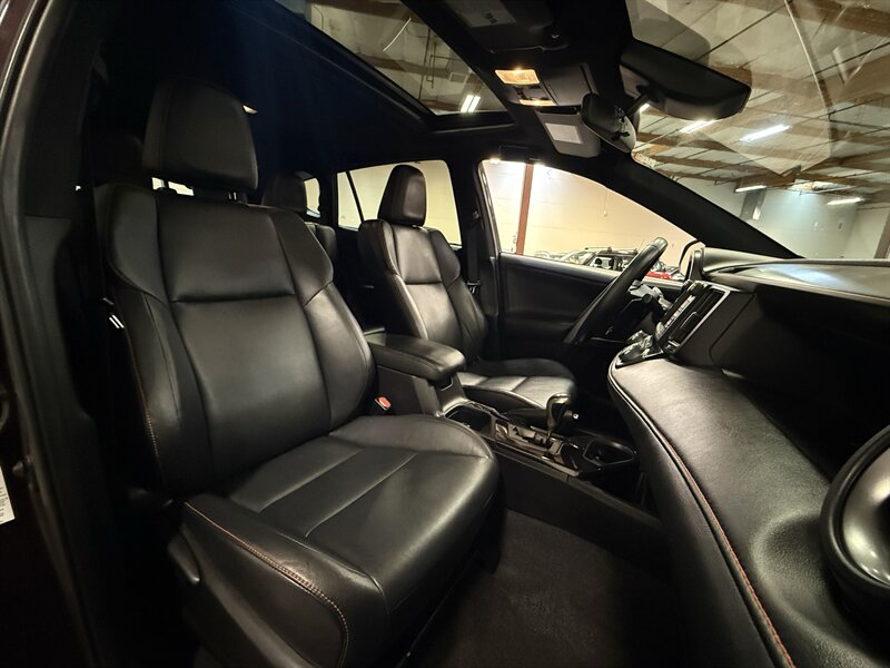 2016 Toyota RAV4 SE   - Photo 13 - Hillsboro, OR 97124