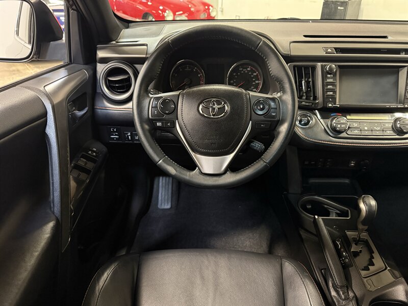 2016 Toyota RAV4 SE   - Photo 16 - Hillsboro, OR 97124
