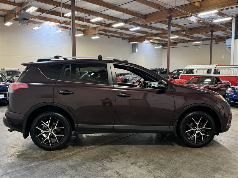 2016 Toyota RAV4 SE   - Photo 8 - Hillsboro, OR 97124