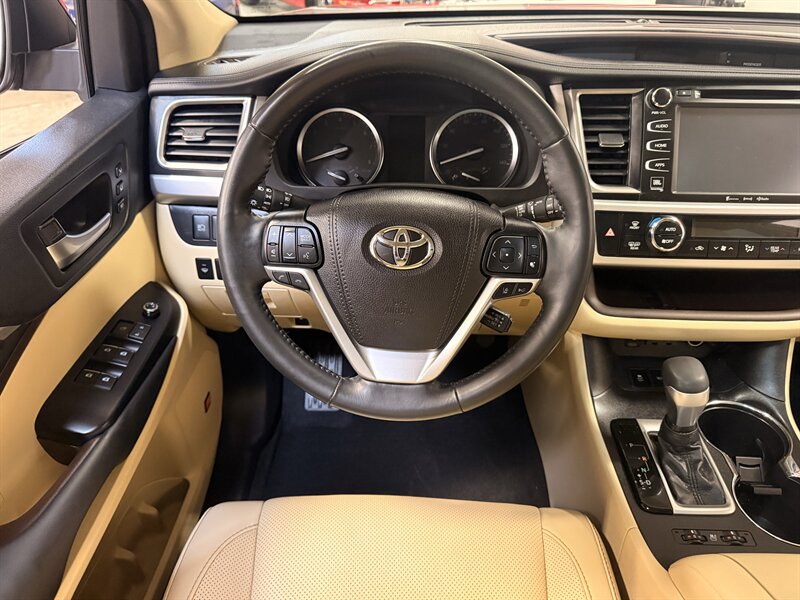 2019 Toyota Highlander Limited - Photo 15 - Hillsboro, OR 97124