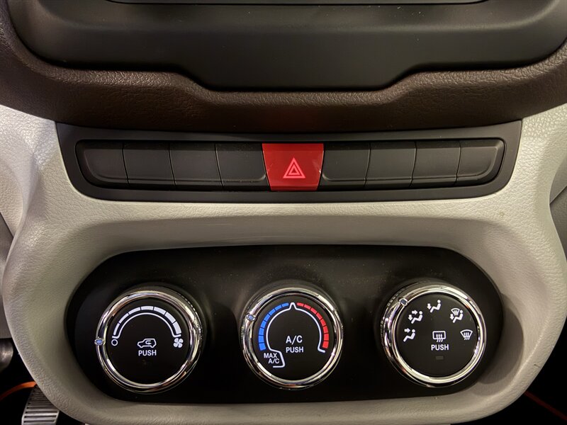 2015 Jeep Renegade Latitude - Photo 24 - Hillsboro, OR 97124