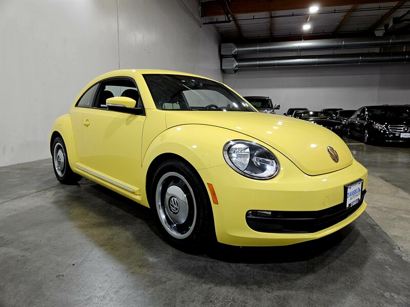 2012 Volkswagen Beetle-Classic 2.5L - Photo 3 - Hillsboro, OR 97124