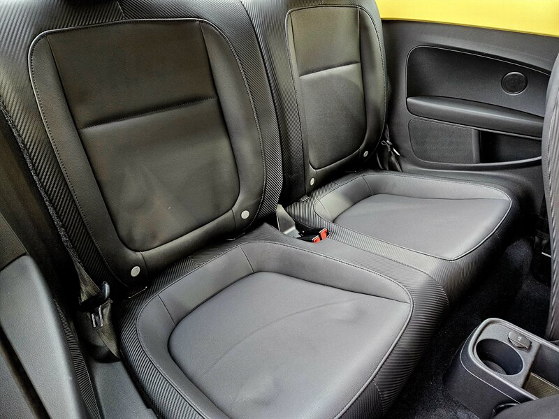 2012 Volkswagen Beetle-Classic 2.5L - Photo 32 - Hillsboro, OR 97124