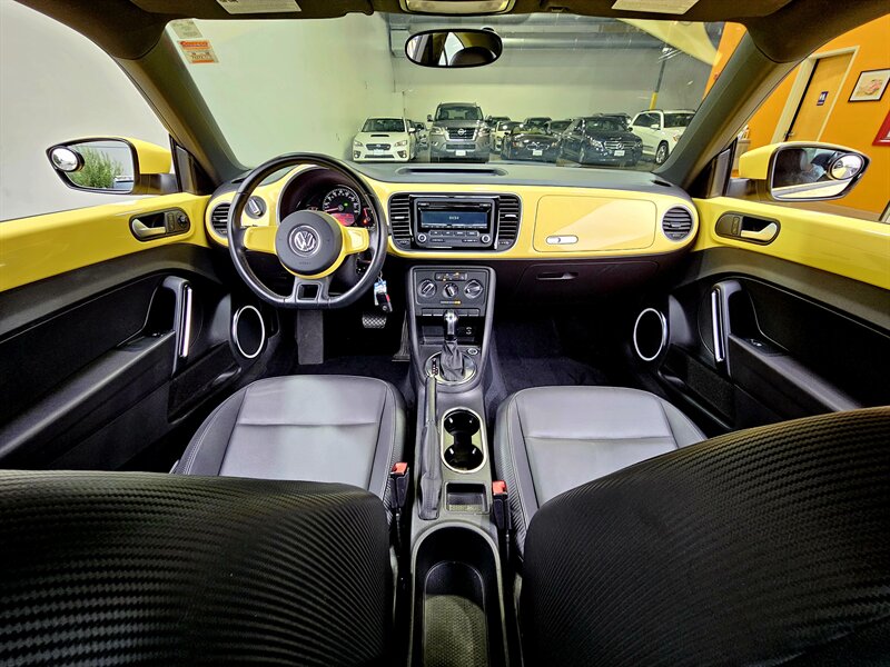 2012 Volkswagen Beetle-Classic 2.5L - Photo 16 - Hillsboro, OR 97124