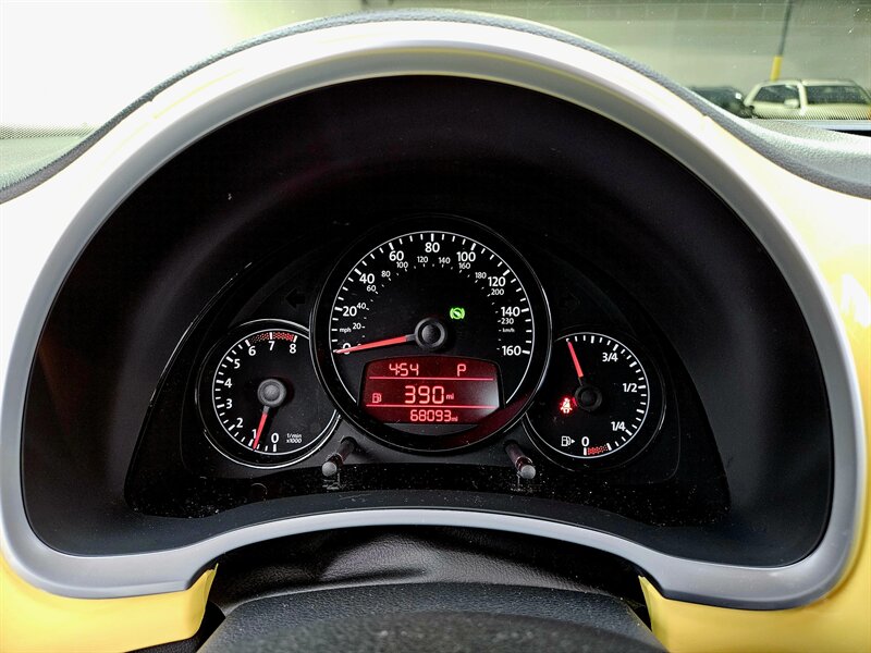 2012 Volkswagen Beetle-Classic 2.5L - Photo 20 - Hillsboro, OR 97124