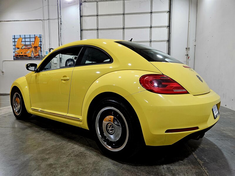 2012 Volkswagen Beetle-Classic 2.5L - Photo 7 - Hillsboro, OR 97124