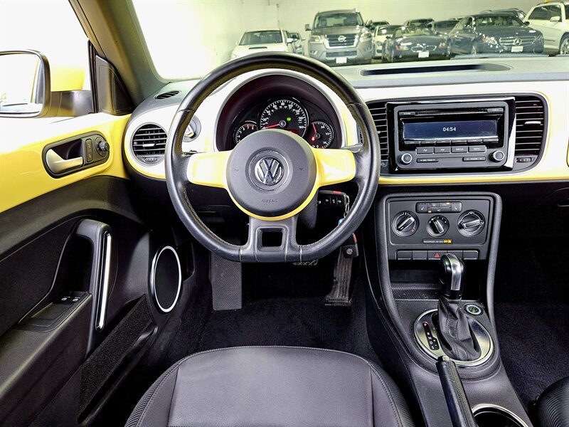 2012 Volkswagen Beetle-Classic 2.5L - Photo 15 - Hillsboro, OR 97124