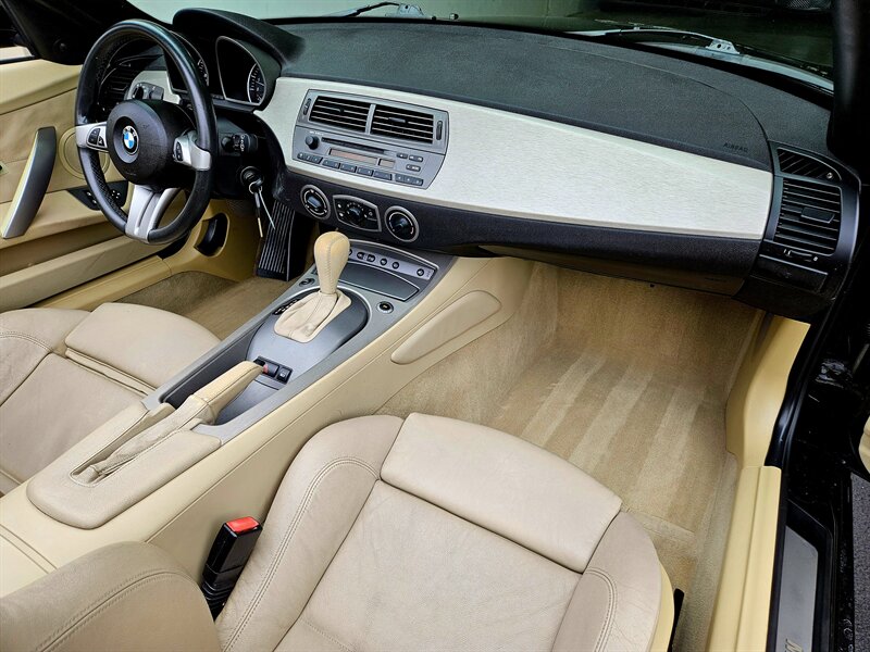 2004 BMW Z4 2.5i  