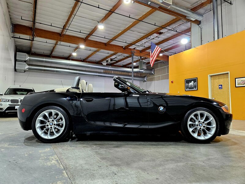2004 BMW Z4 2.5i   - Photo 4 - Hillsboro, OR 97124