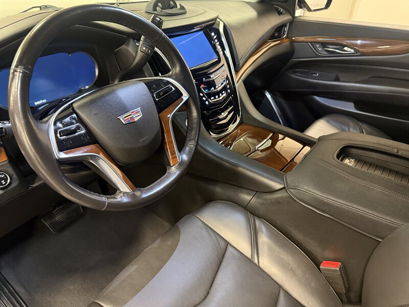 2018 Cadillac Escalade Luxury - Photo 17 - Hillsboro, OR 97124