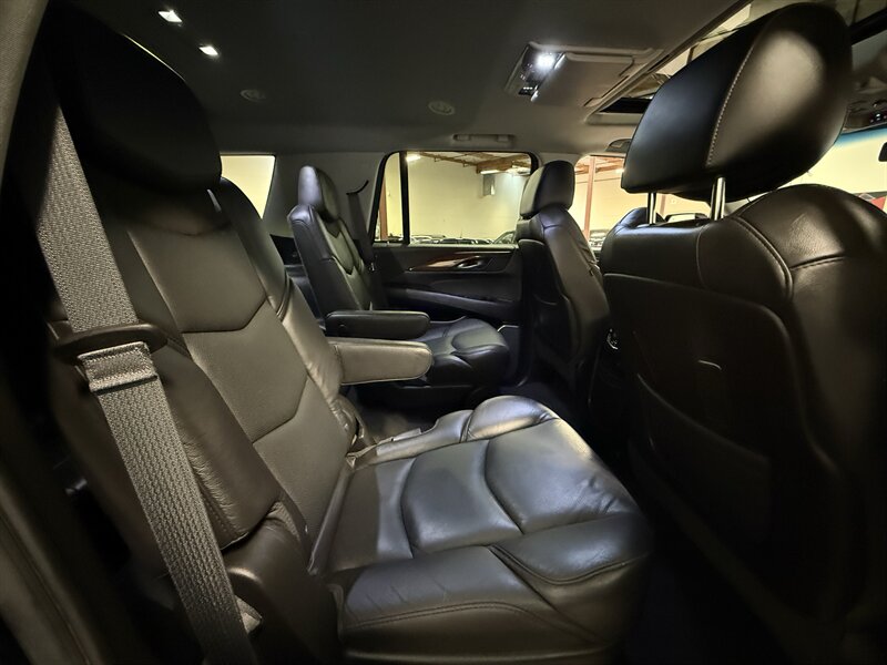 2018 Cadillac Escalade Luxury - Photo 33 - Hillsboro, OR 97124