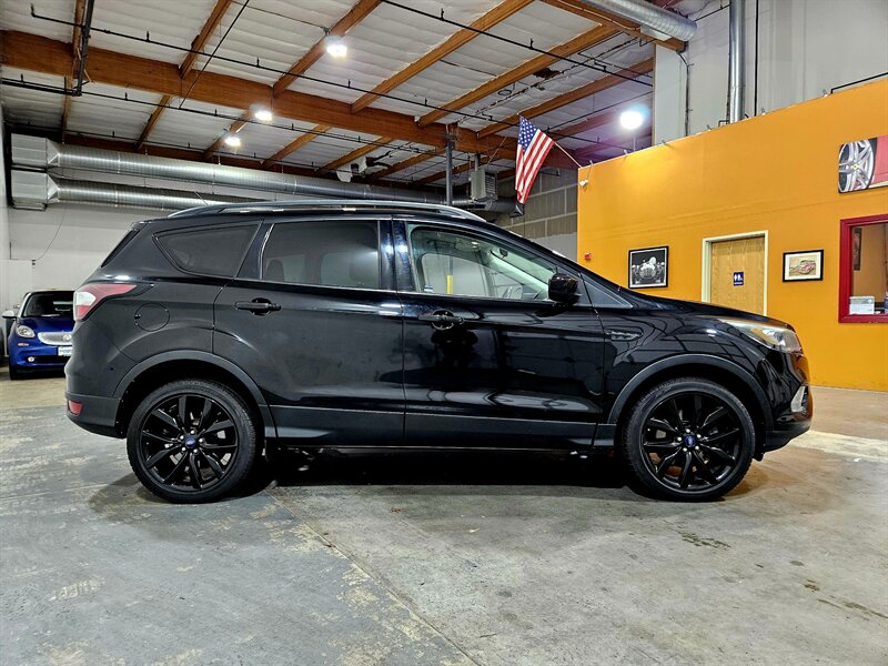 2017 Ford Escape SE   - Photo 9 - Hillsboro, OR 97124